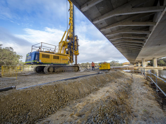 Heavy foundations for new swan river bridge
