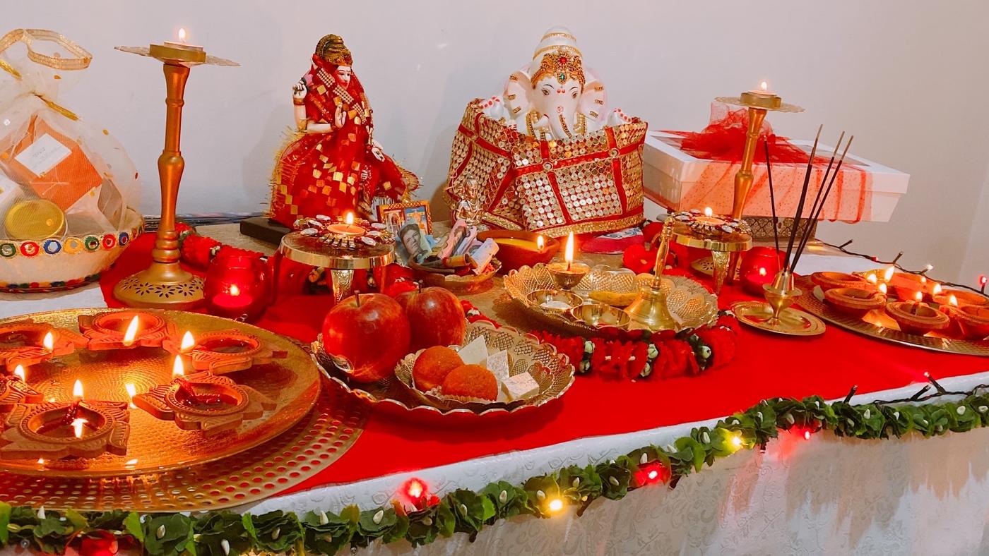 Dawali prayer table